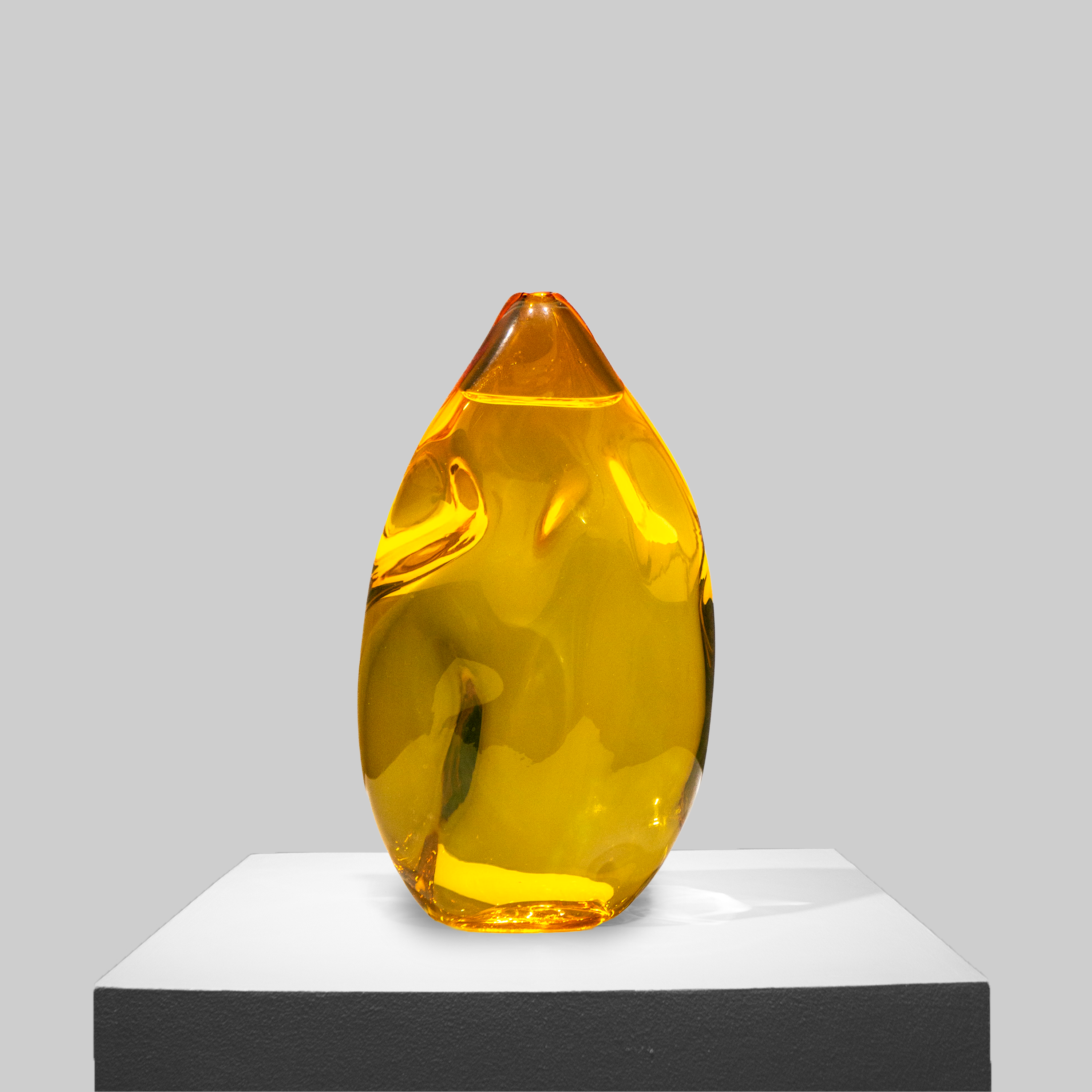 Kleine goldene Wasservase I